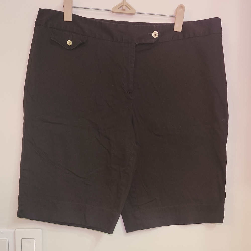 Jones New York Black Women's Bermudas 🛍